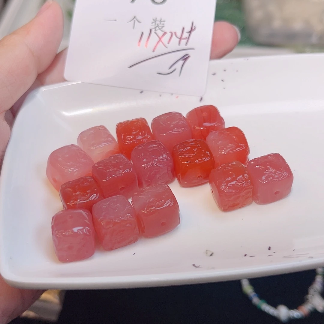 未镶嵌珠宝半成品水晶70 。