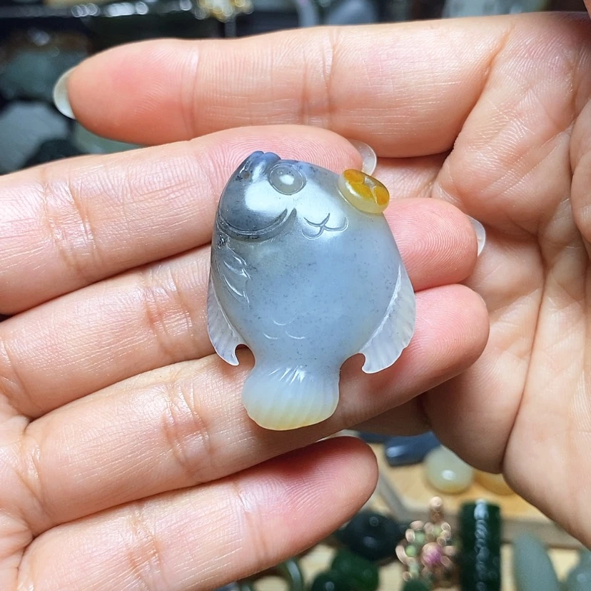 【闪购商品】和田玉未镶嵌颈饰桂****游