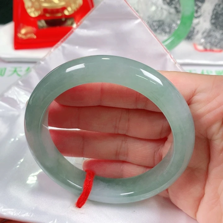 翡翠手镯未镶嵌   编号XY1233 正圈57