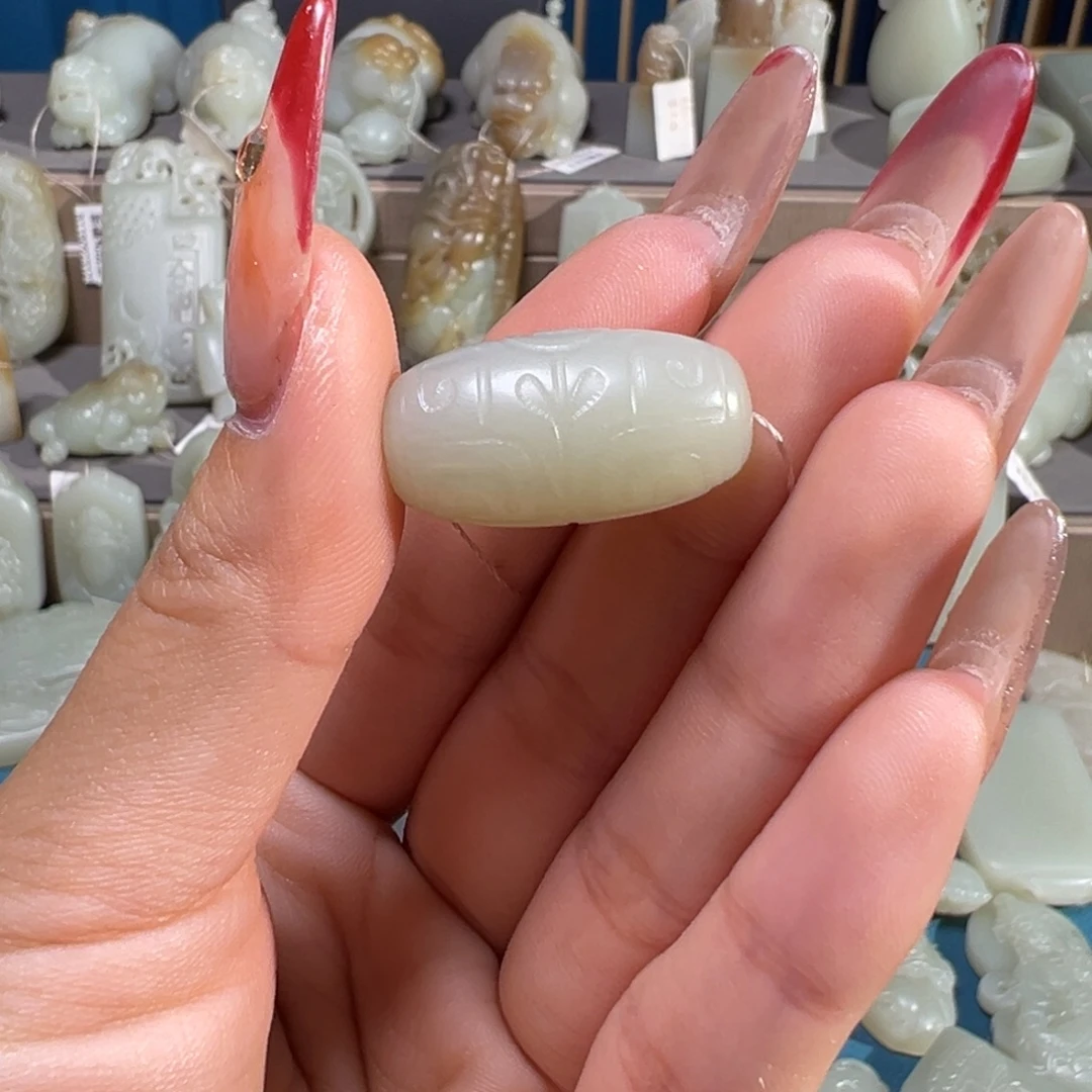 让***风和田玉（糖玉）未镶嵌颈饰
