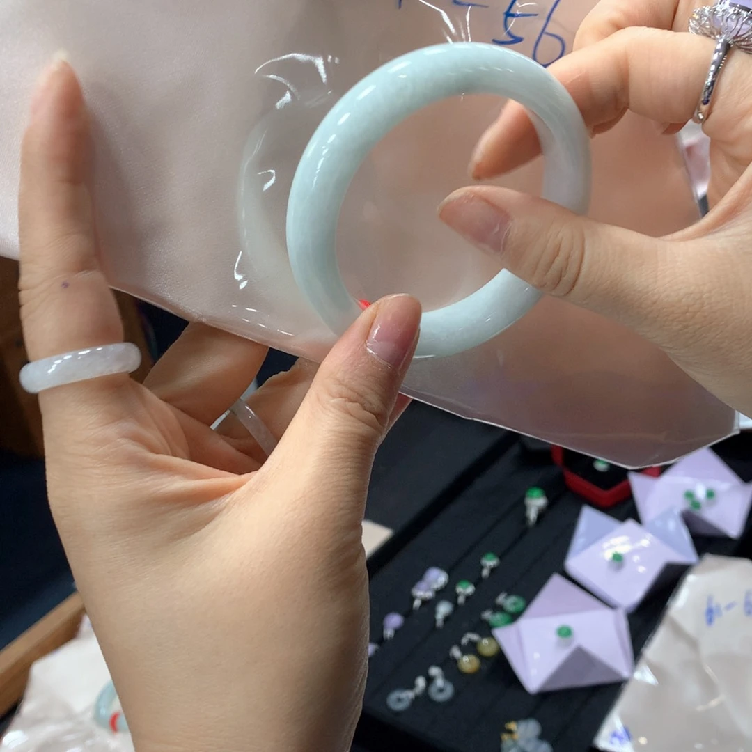 未镶嵌手镯翡翠买断