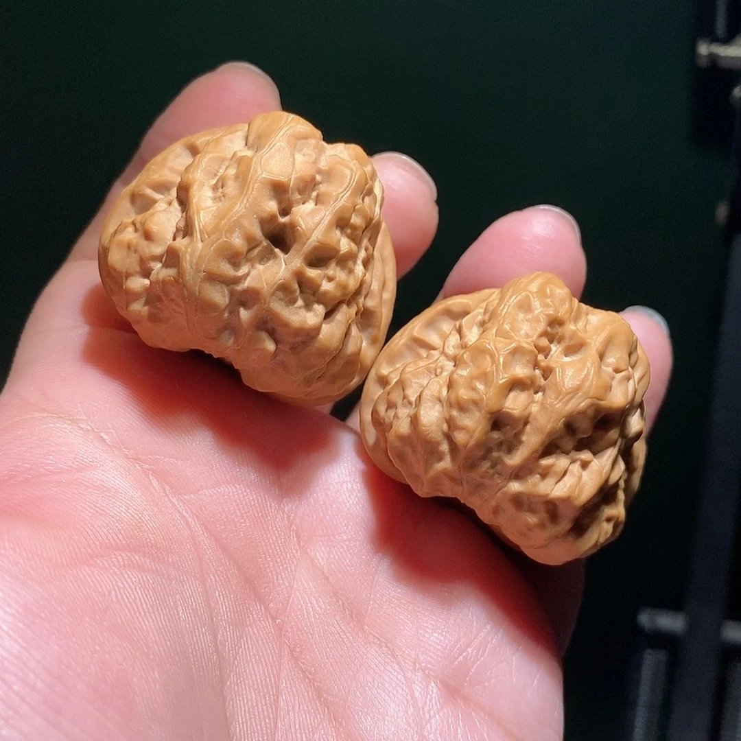 文玩核桃把件41边45肚蛤蟆头