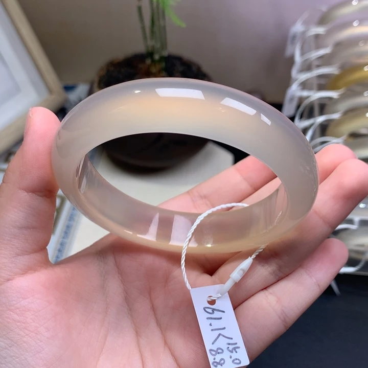 薄***荷玛瑙/玉髓未镶嵌手镯