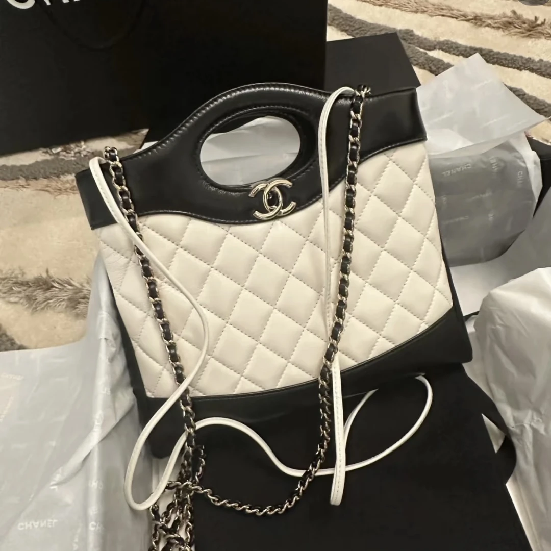 未使用 Chanel/香奈儿 青奢荟/24B熊猫31bag迷你斜挎包/72876