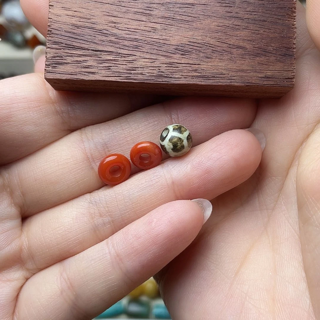 尹***生大叶紫檀（黑酸枝木类）