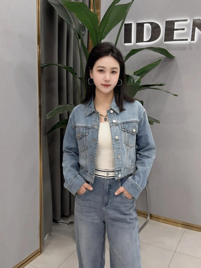 易缔媤/A43124牛仔出行外套短款时尚百搭春款休闲气质