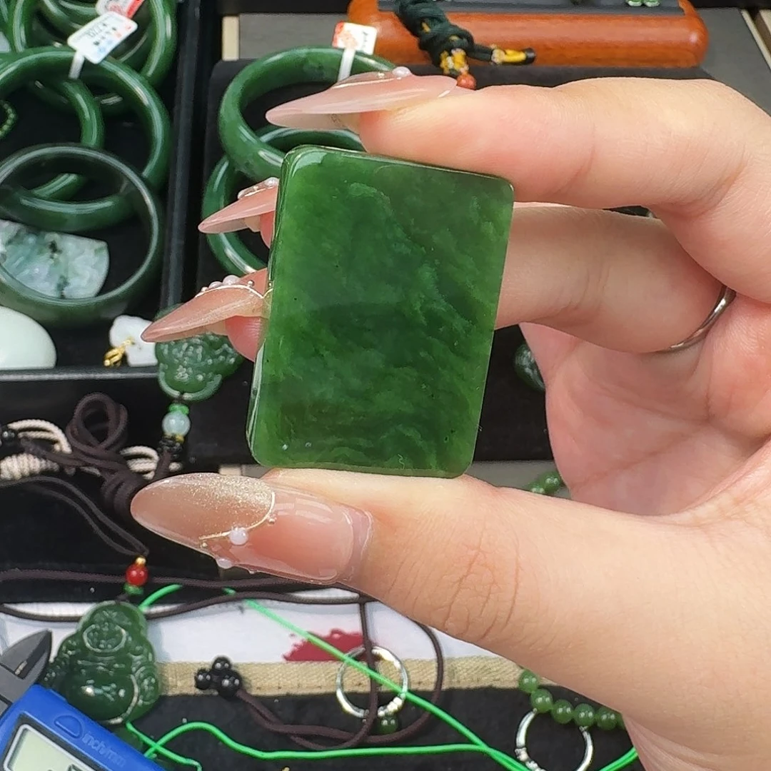 和田玉未镶嵌颈饰无事牌