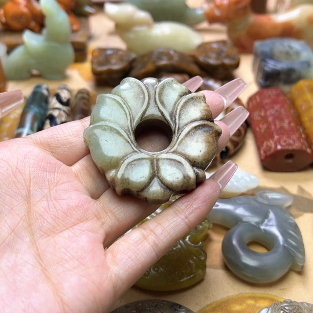 【闪购商品】蛇纹石玉颈饰未镶嵌