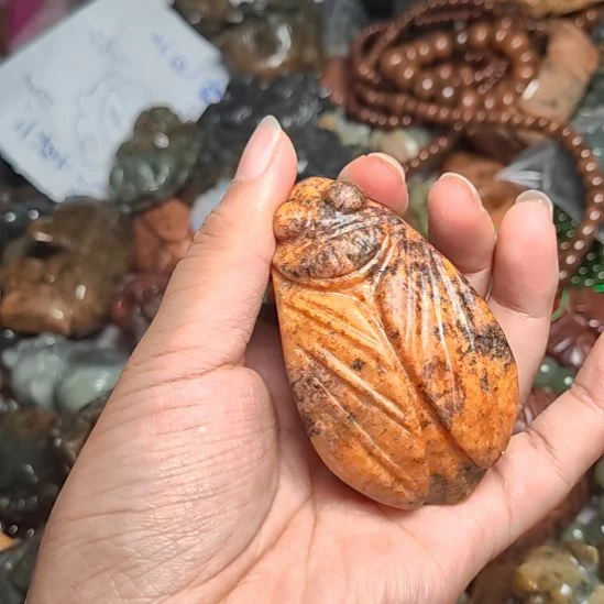 未镶嵌岫岩河磨玉（透闪石质玉）挂件