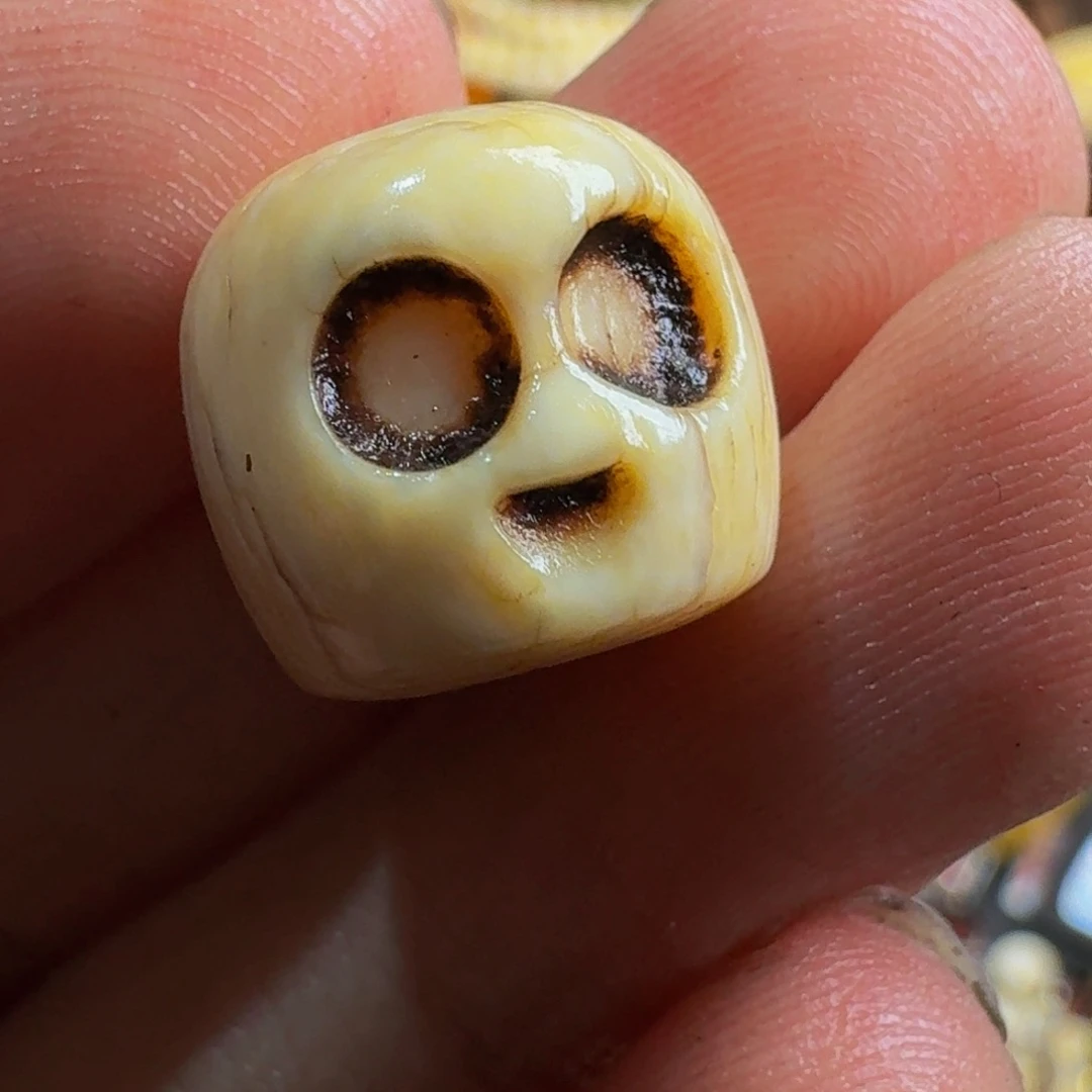 琉璃颈饰藏传琉璃小元素