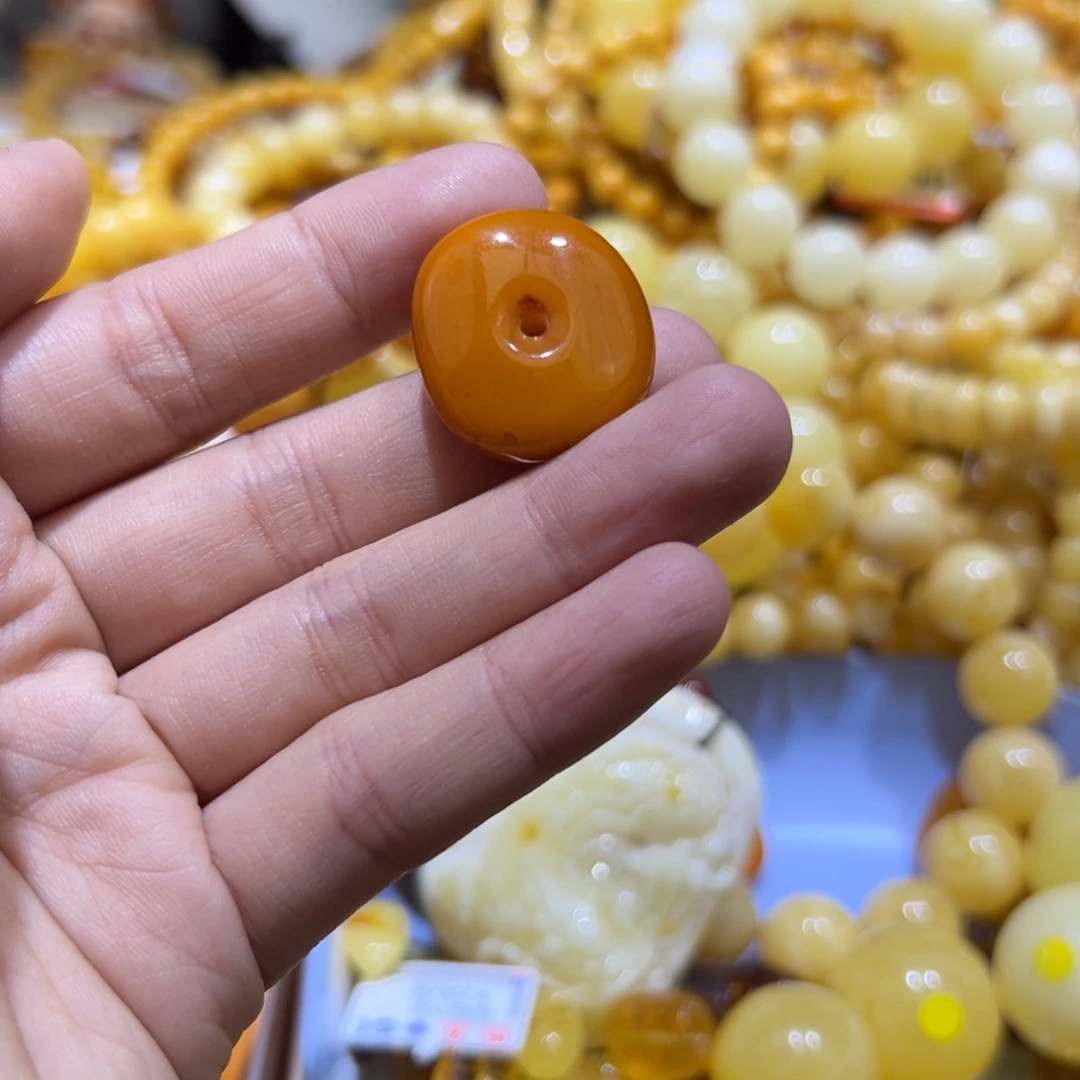 琥珀珠宝奇石未镶嵌