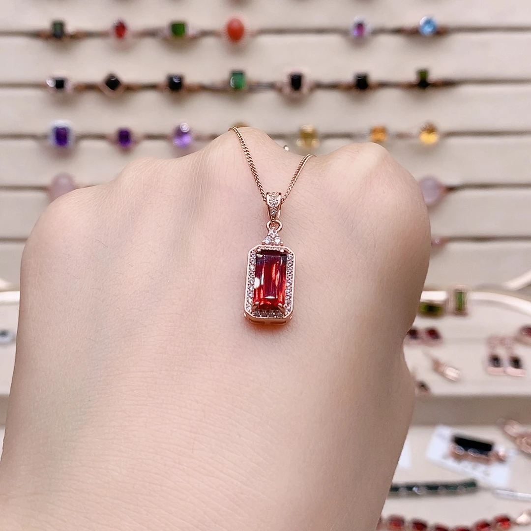 银S925镶嵌颈饰石榴石吊坠