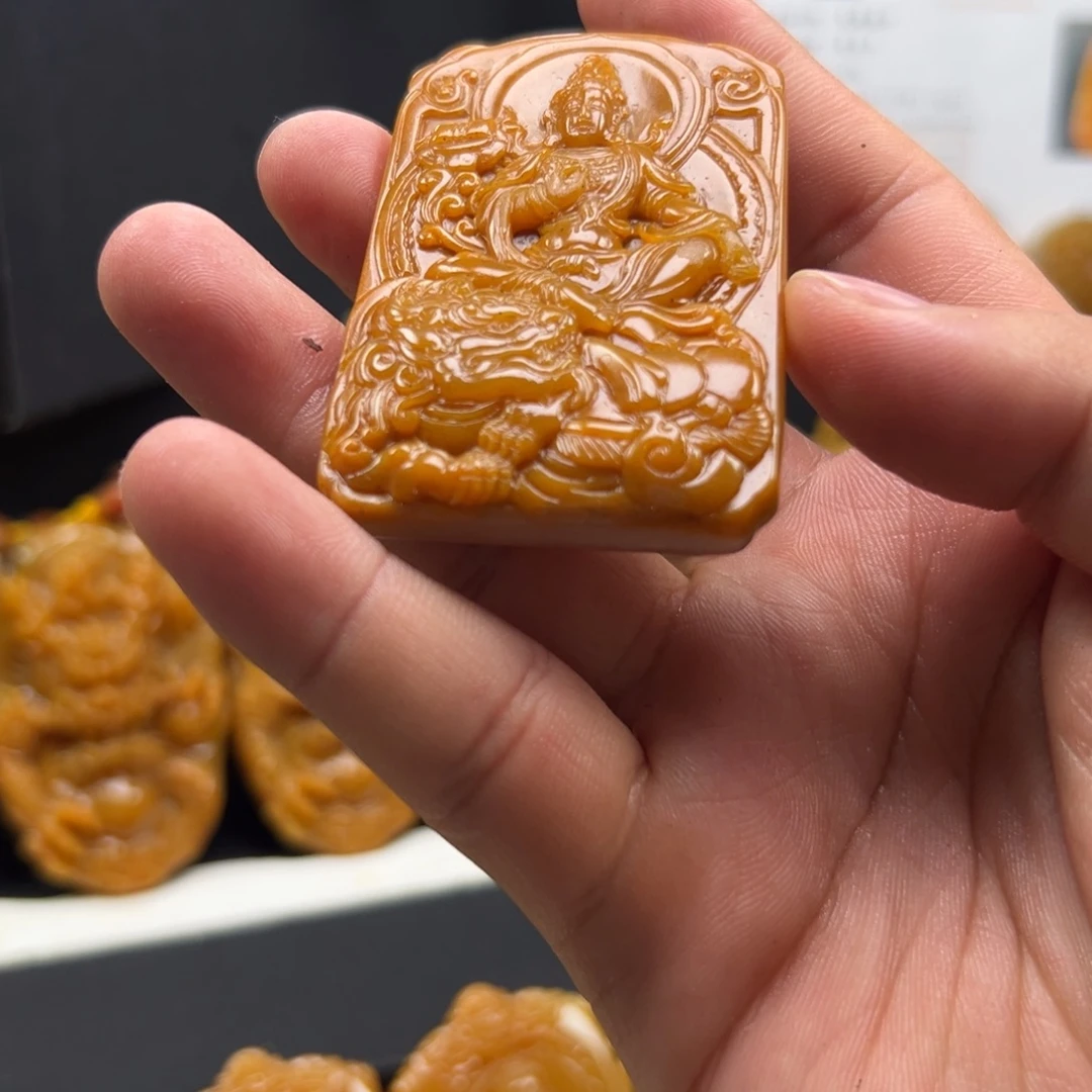 石英质玉（黄龙玉）未镶嵌多样性发货，发其一