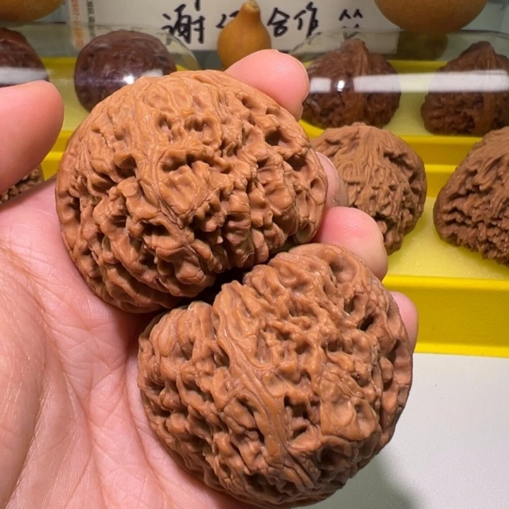 文玩核桃把件南疆石