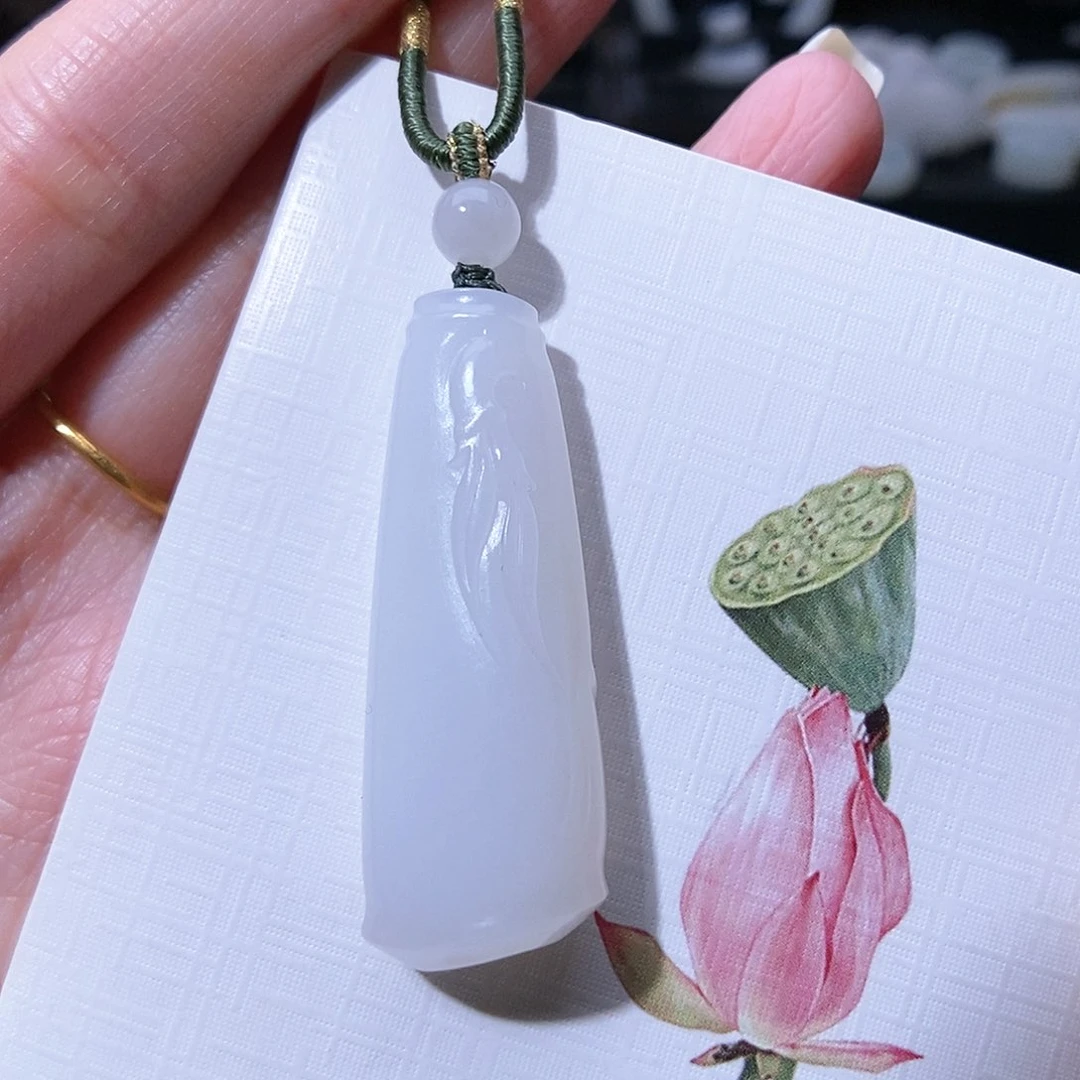 和田玉挂件未镶嵌一**扬