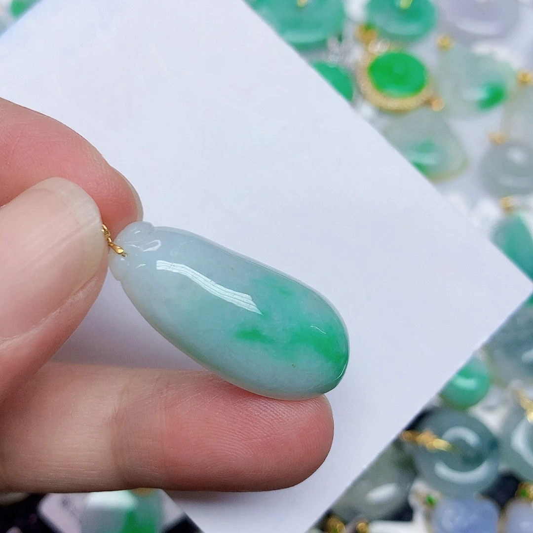 翡翠18K金镶嵌颈饰3567864