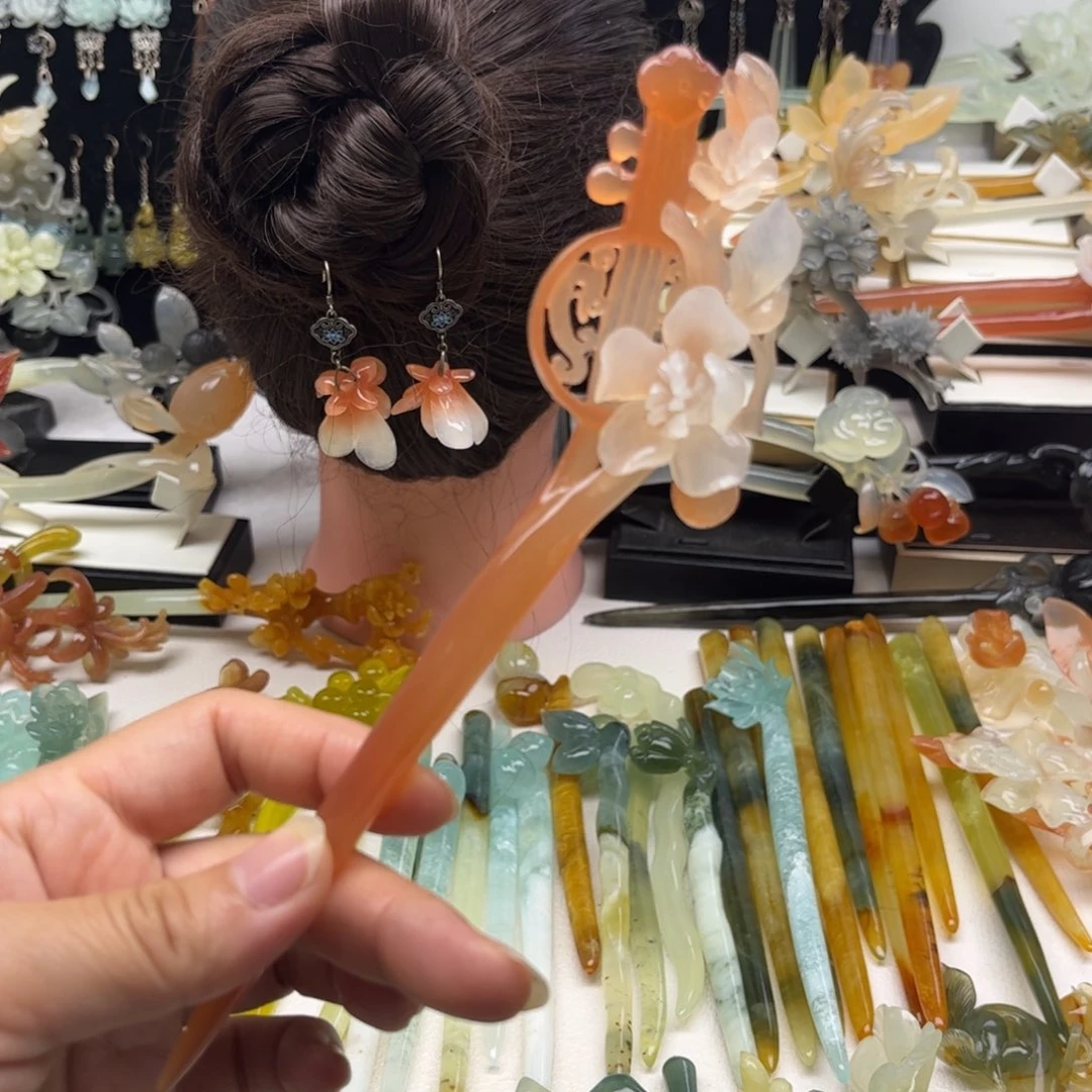 蛇纹石玉合金发饰朱*