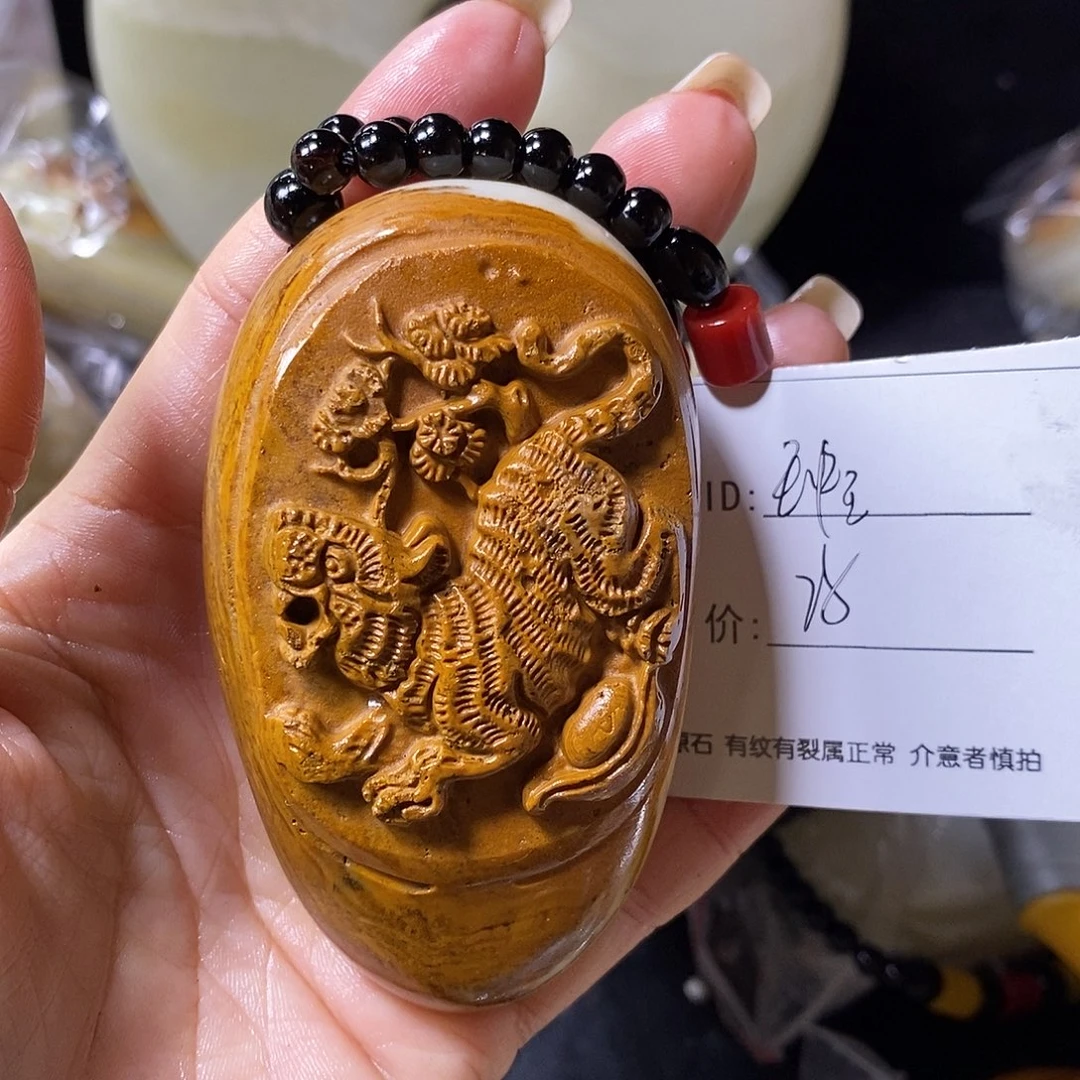 石材王*王古青石手把件