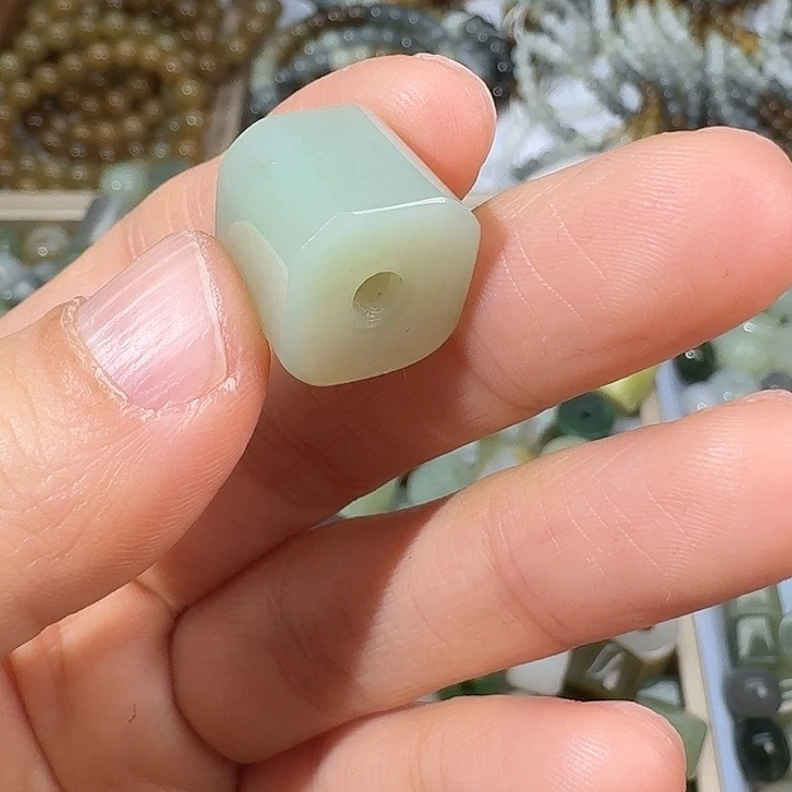 蕊***囍和田玉未镶嵌颈饰1314