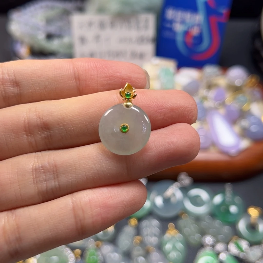 翡翠18K金镶嵌颈饰42