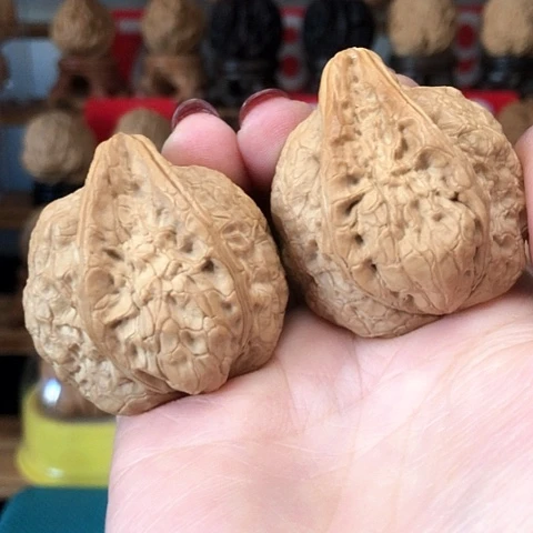 文玩核桃把件云南铁核桃