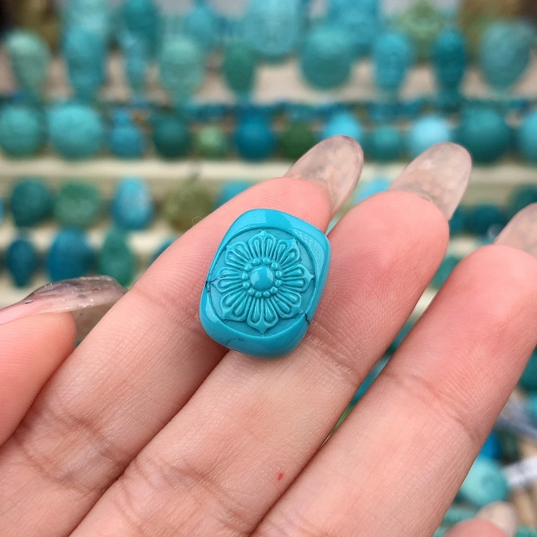 绿松石未镶嵌珠宝奇石