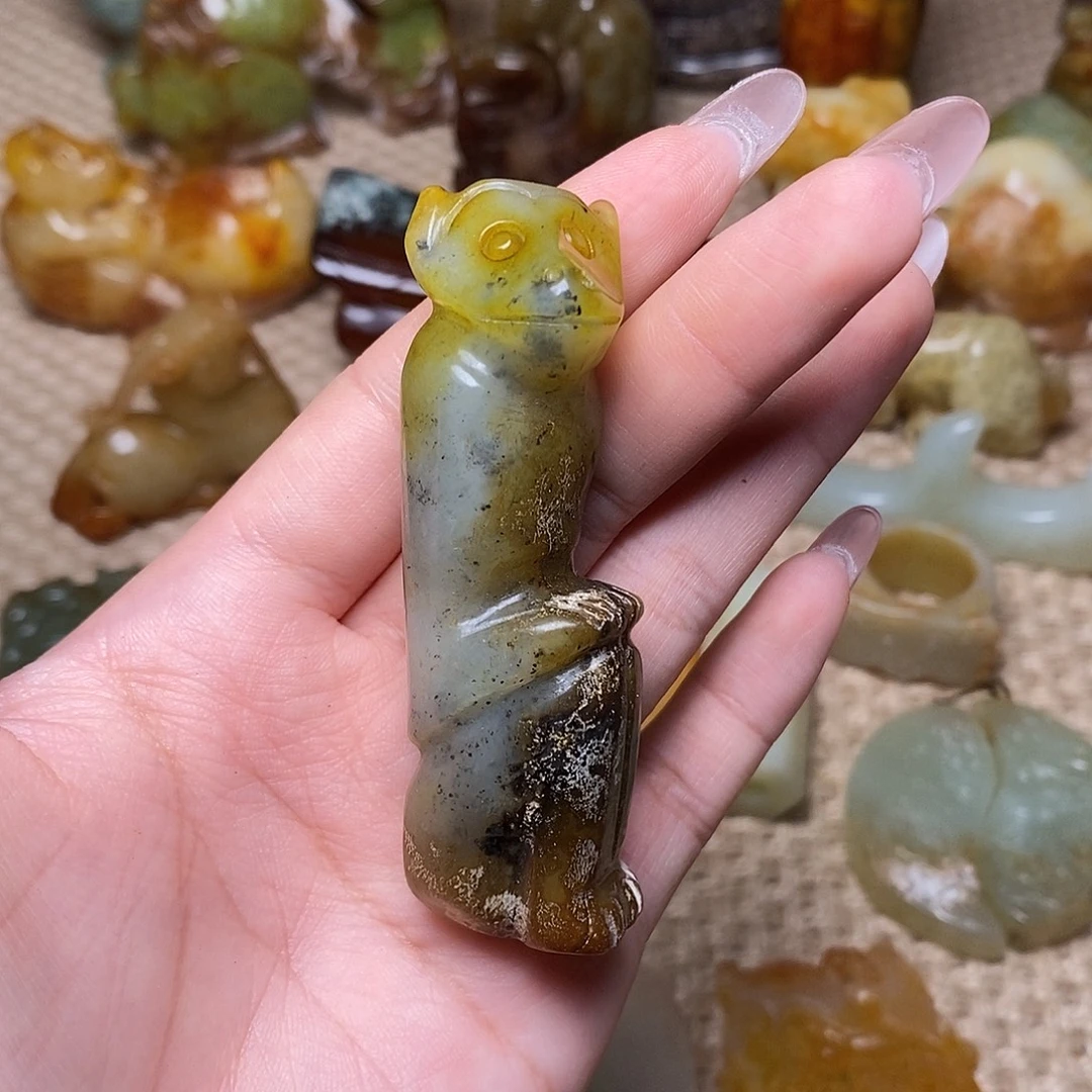 未镶嵌蛇纹石玉颈饰