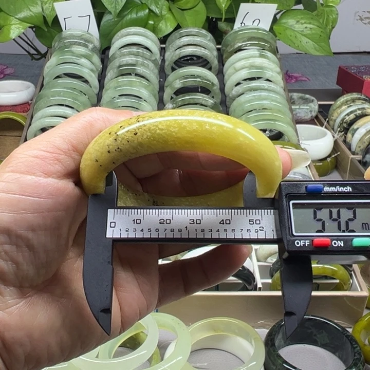 蛇纹石玉未镶嵌手镯34