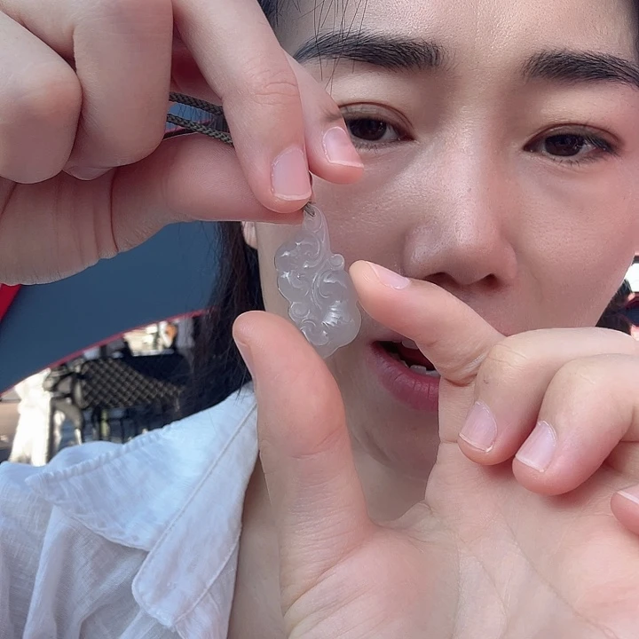 语***境和田玉未镶嵌耳饰