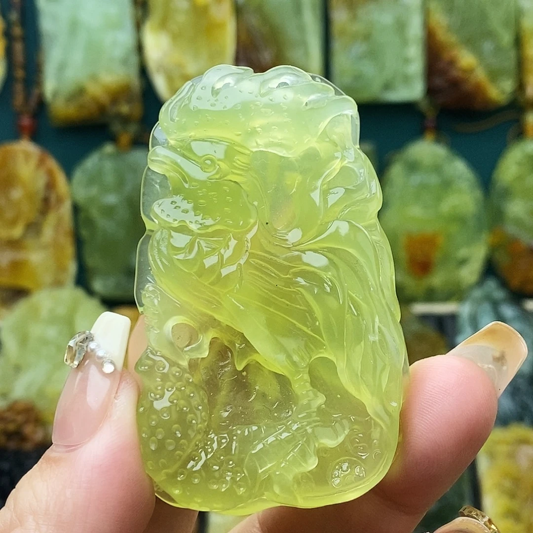 蛇纹石玉未镶嵌颈饰生肖鸡