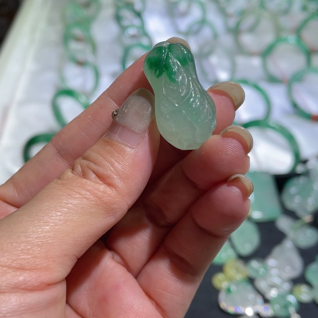 石英质玉未镶嵌吊坠(不含链)