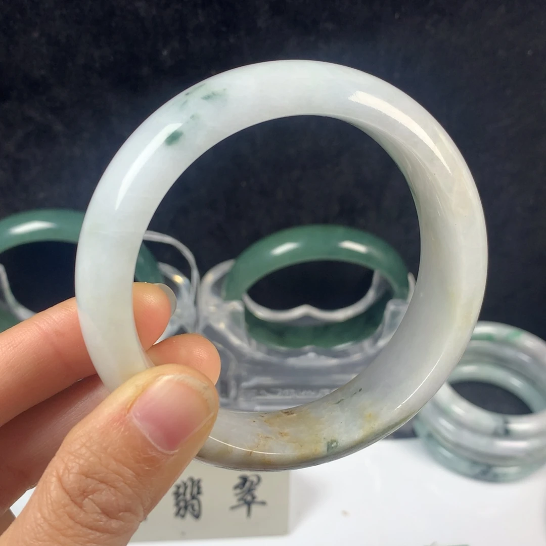 翡翠未镶嵌手镯20号   59.3圈