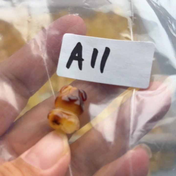 未镶嵌琥珀裸石蜜蜡