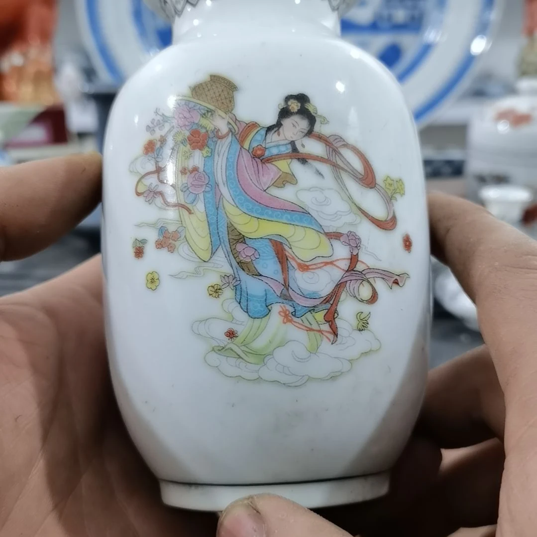 景德镇陶瓷工艺品长**漫