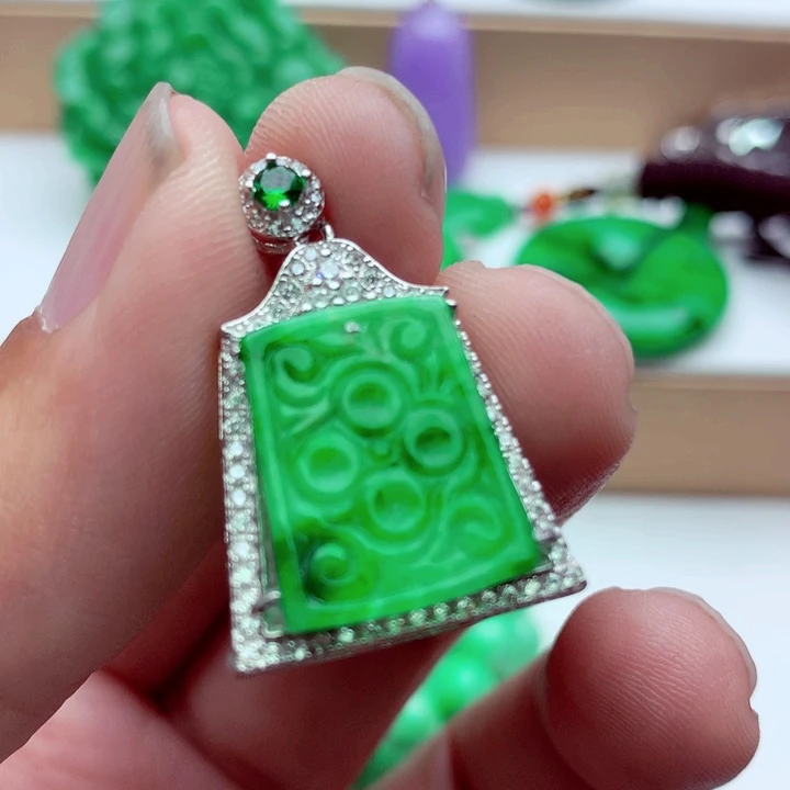 翡翠未镶嵌吊坠(不含链)