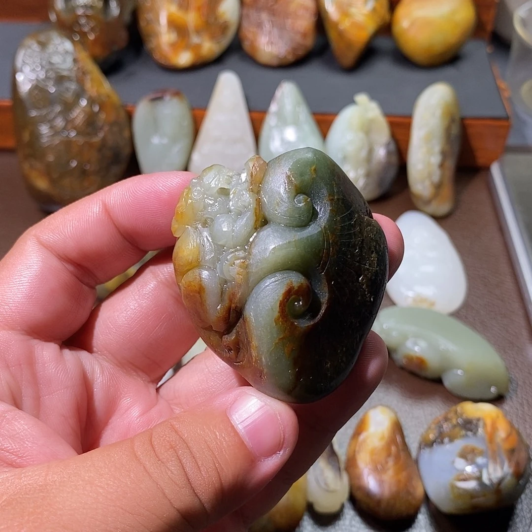 向***西颈饰未镶嵌和田玉定制