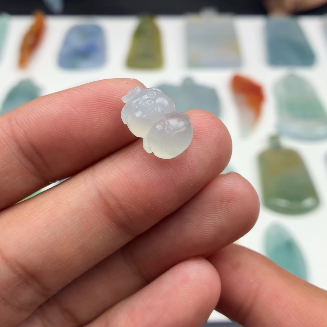 定制翡翠未镶嵌猪猪侠