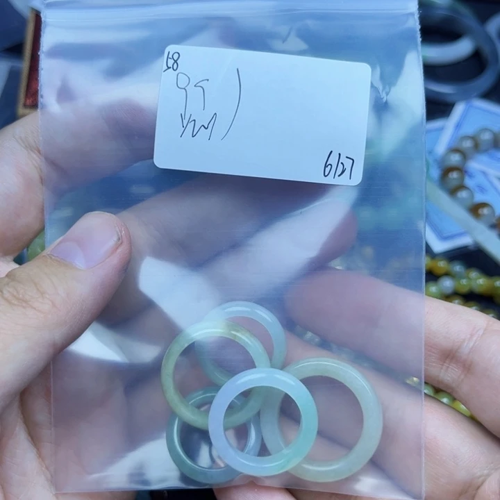：***）翡翠戒指未镶嵌翡翠