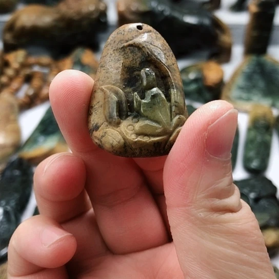 岫岩河磨玉（透闪石质玉）挂件未镶嵌