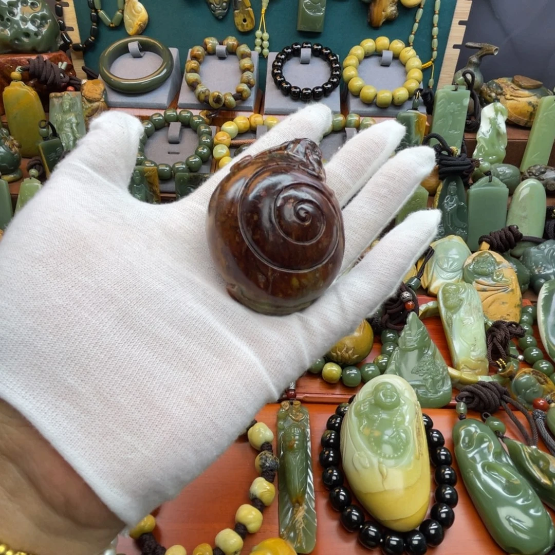 在***么岫岩河磨玉（透闪石质玉）未镶嵌颈饰