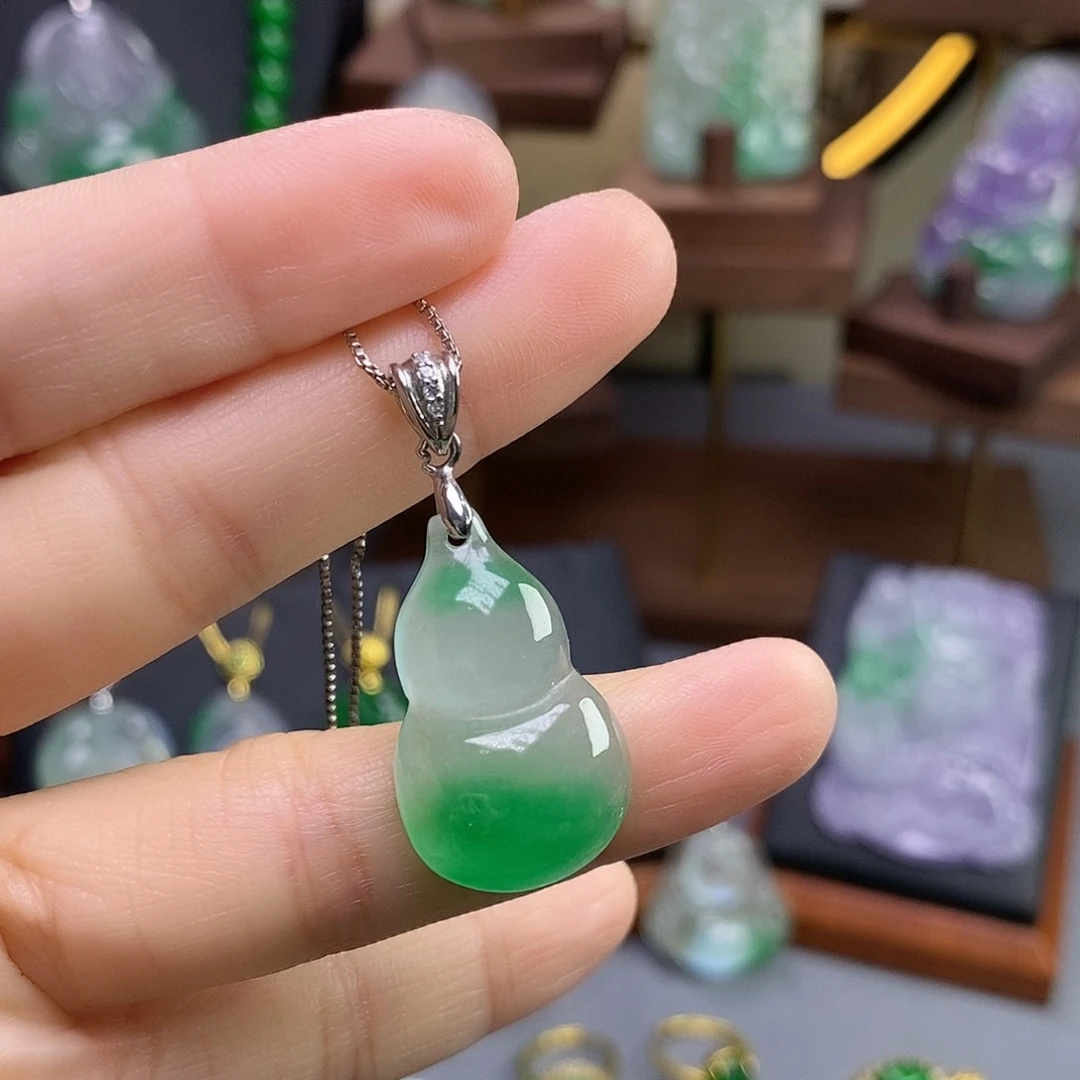 吊坠(赠链)未镶嵌翡翠