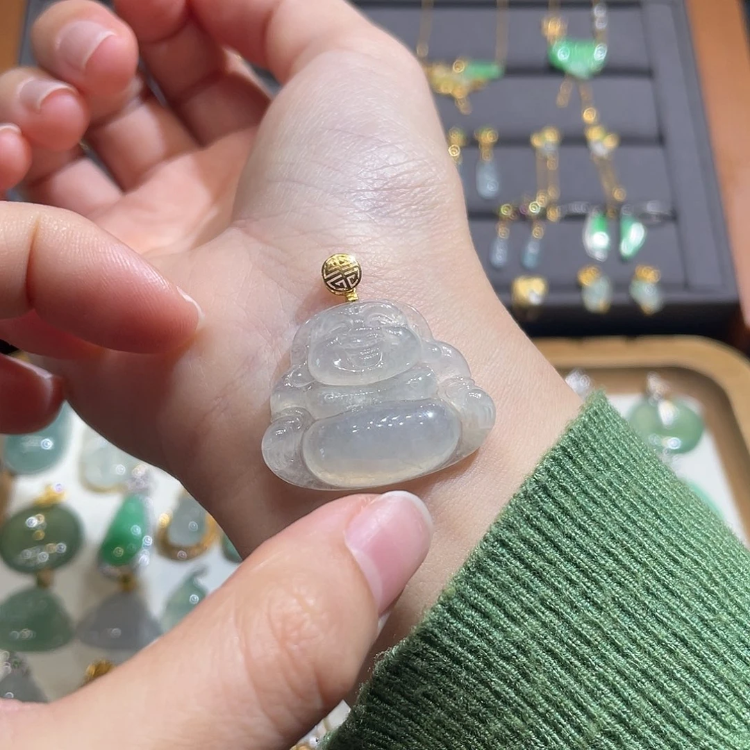 翡翠颈饰18K金镶嵌佛公