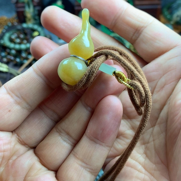 岫岩老玉（透闪石质玉）未镶嵌吊坠(赠链)