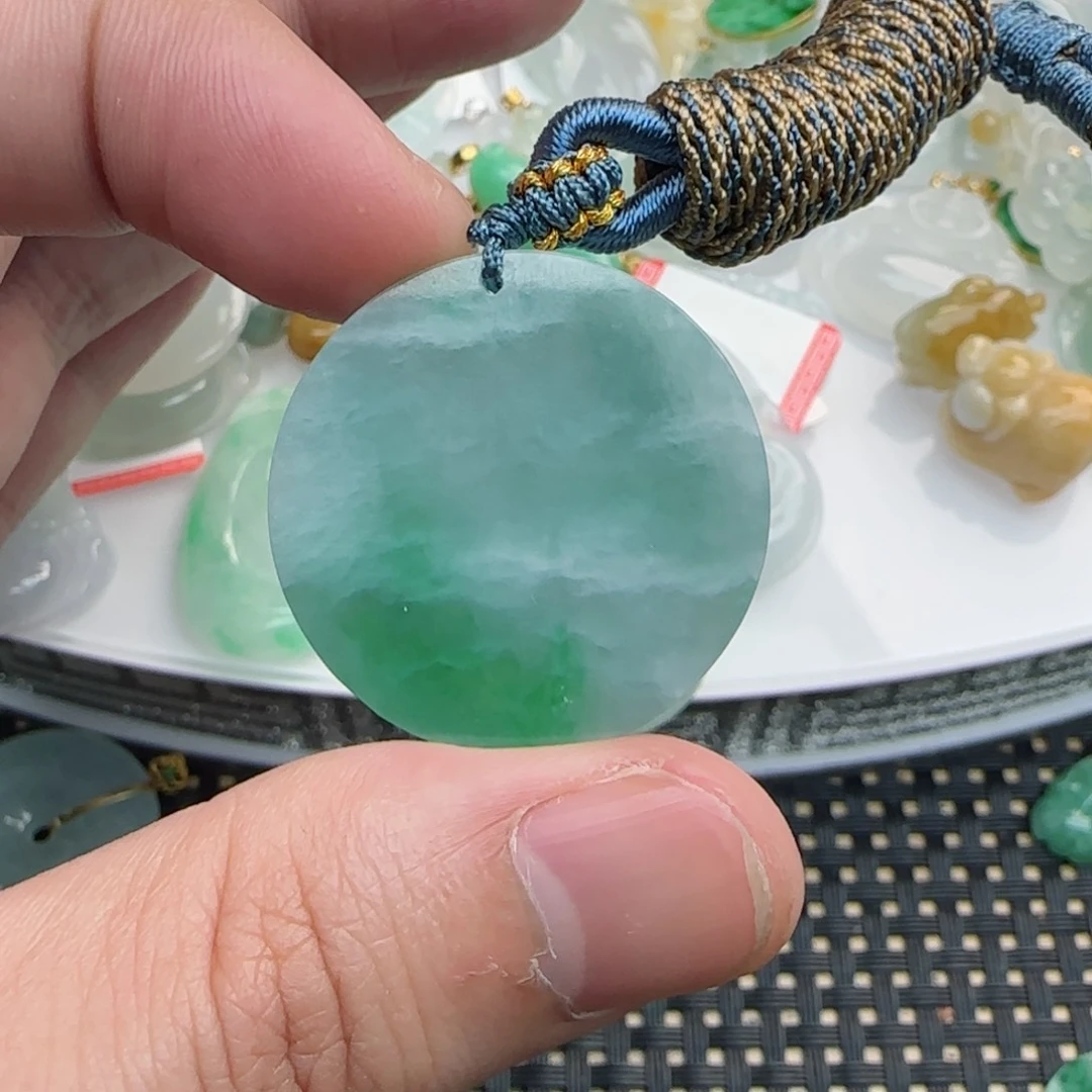 【闪购商品】翡翠颈饰未镶嵌无事牌