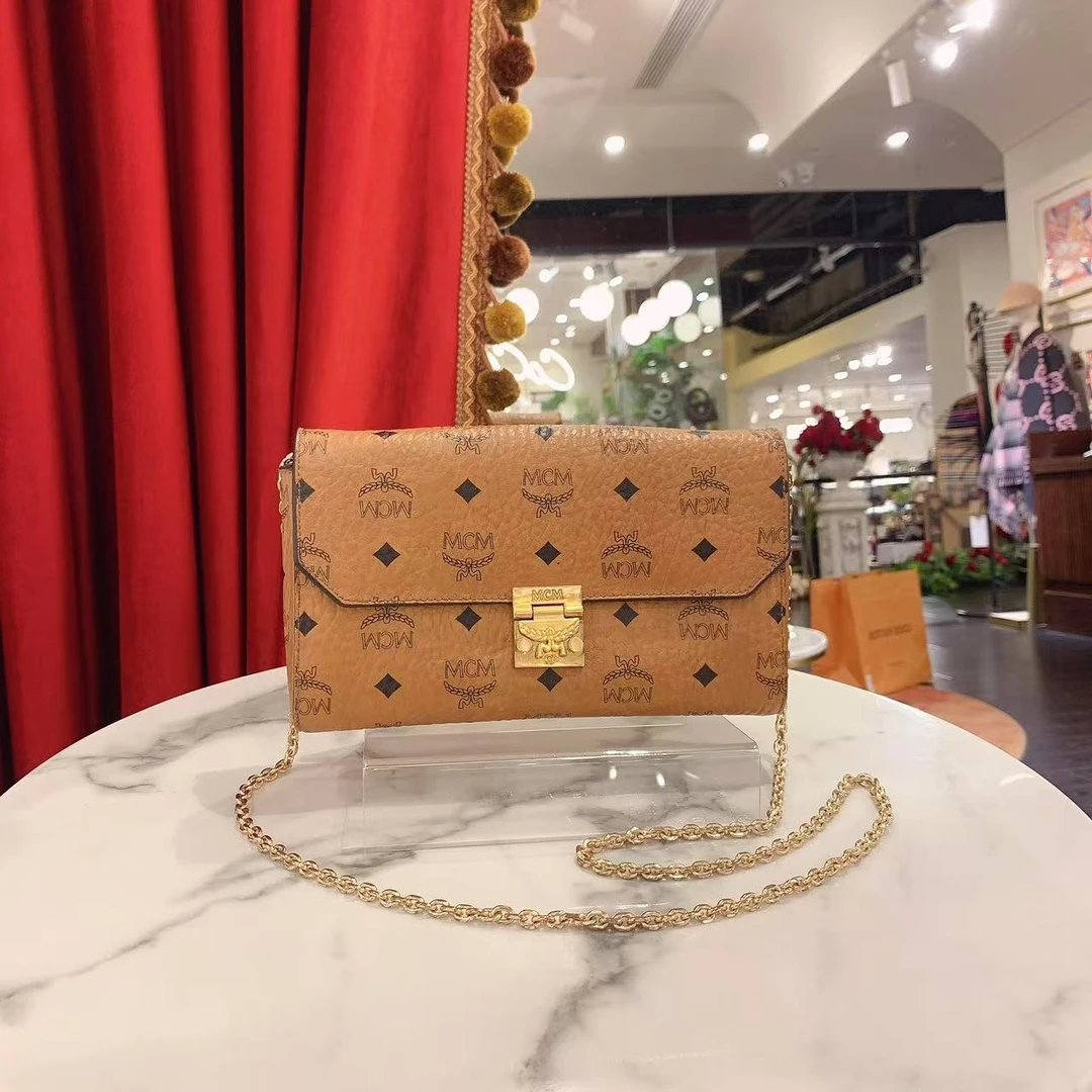 95新 MCM GGS 信封中号老花金扣链条包 85990400