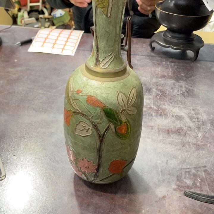 铜花瓶哈哈哈哈哈哈是