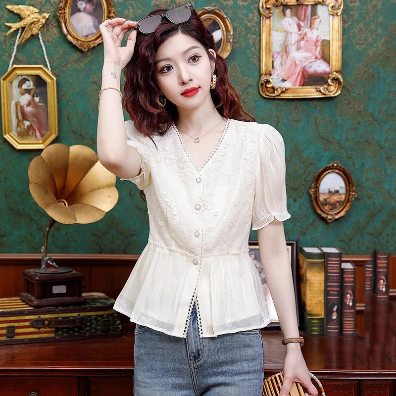 2025洋气收腰蕾丝提花防晒法式气质小衫短袖常规款时尚夏季衬衫