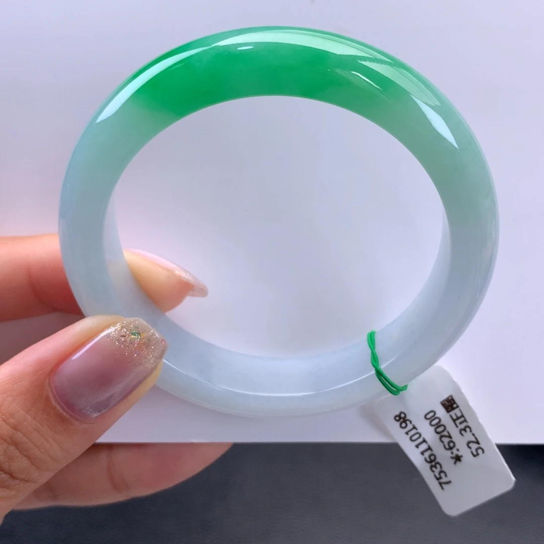 翡翠手镯未镶嵌新货）糯冰阳绿手镯（细纹）