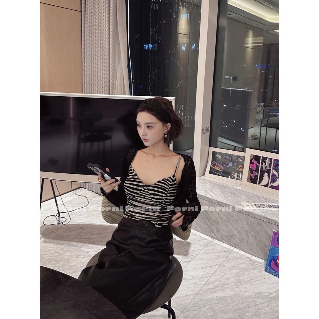 FORNI 线条艺术家 街头辣妹不规则抽褶黑白条纹短款修身吊带背心