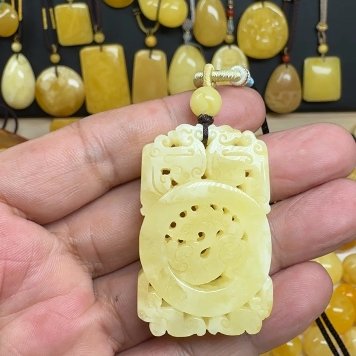 蜜蜡未镶嵌珠宝奇石古龙牌